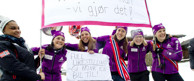 Markerte kvinnedagen ved � kreve ny bil til J�rgen Brink