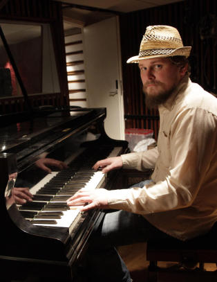 Pophelten fra H�land