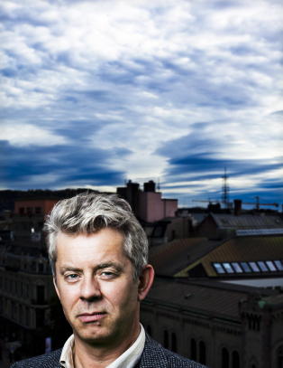 Prate, bombe eller kreve deres avgang?