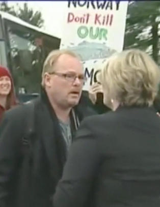 Plutselig ble Sandberg tatt for � v�re demonstrant