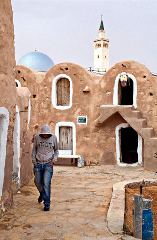 SLAVEBOLIG: I Star Wars filmen �Den skjulte trussel� var disse hulerommene bolig for slavene i byen Mos Espa. Foto: BARBRO F. STEINDE