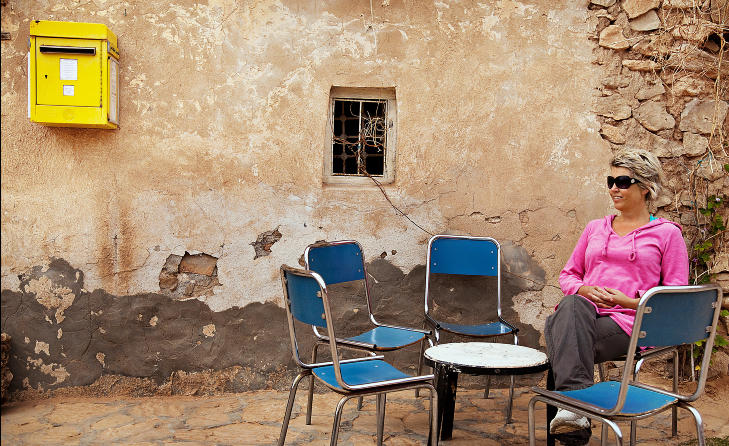 SANDFARGER: Rundt �rkenen er det sandfarger som g�r igjen, ogs� i bygningene. Foto: BARBRO F. STEINDE