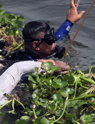 150 savnet etter ferjeforlis i Bangladesh