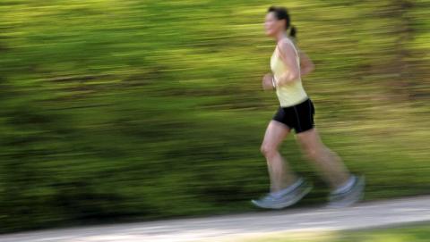 FARTSLEK: La terreng, humør og dagsform være med å bestemme i denne økta. Punkter og partier i løypa er med på å justere farten. FOTO: ScanstockPhoto FARTSLEK: La terreng, humør og dagsform være med å bestemme i denne økta. Punkter og partier i løypa er med på å justere farten. FOTO: ScanstockPhoto