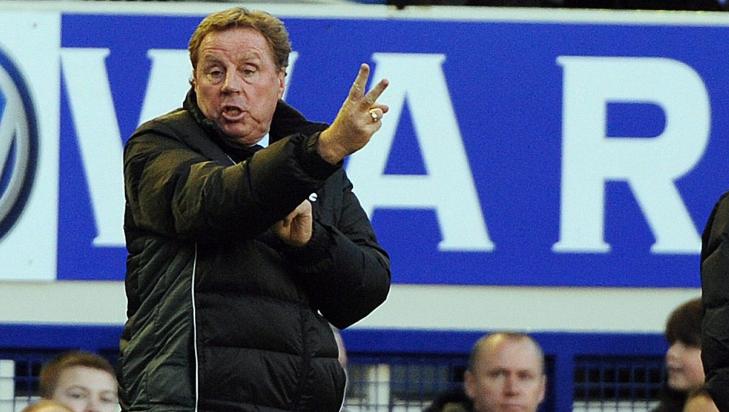 TAP, TAP, TAP: Harry Redknapp og Tottenham har opplevd en formdupp etter spekulasjoner om at Spurs-sjefen kan bli landslagssjef. Foto: EPA/PETER POWELL TAP, TAP, TAP: Harry Redknapp og Tottenham har opplevd en formdupp etter spekulasjoner om at Spurs-sjefen kan bli landslagssjef. Foto: EPA/PETER POWELL