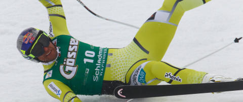 - Ikke morsomt � bli kastet rundt p� den m�ten