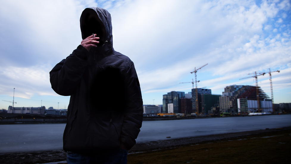 �LEGAL HIGHS�: �Andr� (18) var for to �r siden avhengig av syntetiske cannabinoider, og han r�ykte hver time mens han var v�ken. Han forteller at s�rlig barnevernsbarn liker dopet fordi det ikke sl�r ut p� tissepr�ver. Foto: Lars Myhren Holand / Dagbladet