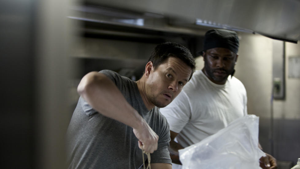 NED TIL BEINET: Smuglerfilmen �Contraband� er en n�ktern og og godt sammenskrudd actionthriller. Men Mark Wahlberg blir litt konturl�s.