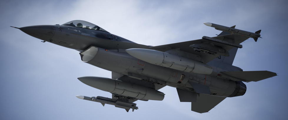 Norske F16-fly bare sekunder fra � kollidere