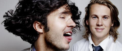 Video av Ylvis-brødrene går verden rundt.