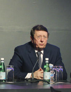 Kalte Fifa fotballtyver og trynet i fontene