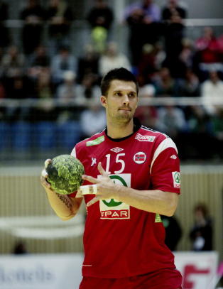 Kjelling skiller lag med Aalborg