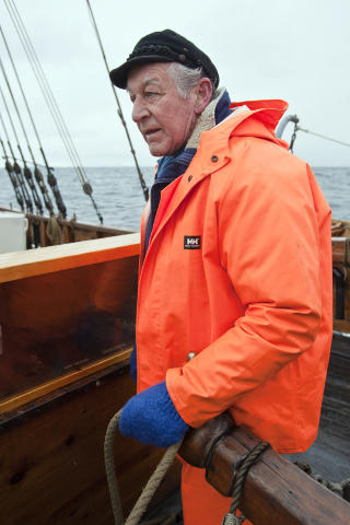 SKIPPEREN: En mann av f� ord, men med stor autoritet. Skipper Terje Nymark har v�rt ute i storm f�r. Foto: JOHN STENERSEN