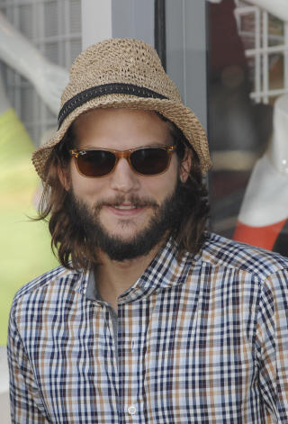 UFLIDD: Mange trodde nok at Kutcher uflidde stil skyldtes bruddet med kona Demi Moore. Men det var alts� en ny hovedrolle som ga ham �hjeml�sstilen�. Foto: Stella Pictures