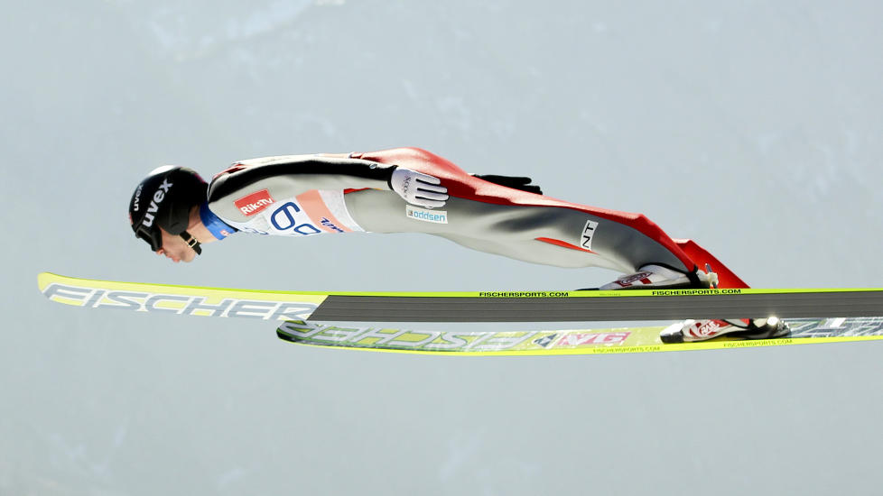 AVGJ�R S�NDAG: Ett poeng - eller en annen vinner enn Gregor Schlierenzauer  - er alt Anders Bardal trenger p� s�ndag for � sikre sammenlagtseieren i verdenscupen i hopp. I dag ble Bardal nummer 12 i Planica. Foto: Primoz Lovric, Scanpix