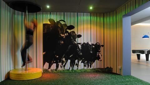 BRANNSTOLPE: En egen brannstolpe mellom etasjene m� vel kunne sies � v�re effektivt. Og g�yalt... � FOTO: Camenzind Evolution