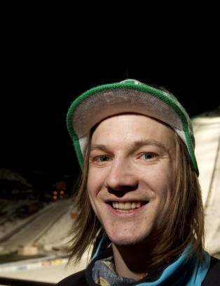 Tom Hilde avviser romanse