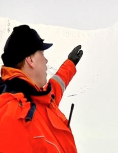 - Her krasjet �Siv� inn i fjellveggen