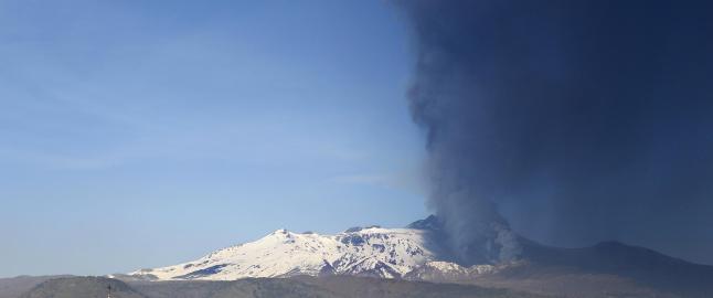 R�ykskyen er 7000 meter h�y
