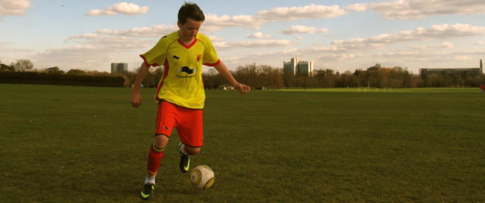 Norske Emil (13) signert av Watford