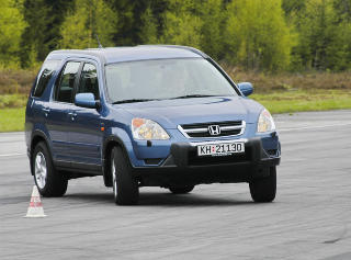 HONDA CR-V: En populær bil med godt rykte, og dermed er det mange biler med høy kjørelengde i denne prisklassen. HONDA CR-V: En populær bil med godt rykte, og dermed er det mange biler med høy kjørelengde i denne prisklassen.