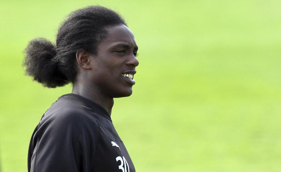 P�GREPET FOR VOLD: Nile Ranger har blitt p�grepet etter en  sl�sskamp p� en parkeringsplass. Foto: AP Photo/Scott Heppell)