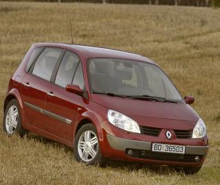 RENAULT SCENIC: Komfortabel og praktisk er nøkkelord for denne flerbruksbilen, som ikke er like anerkjent i Norge som VW Touran, og derfor desto mer prisgunstig som brukt. RENAULT SCENIC: Komfortabel og praktisk er nøkkelord for denne flerbruksbilen, som ikke er like anerkjent i Norge som VW Touran, og derfor desto mer prisgunstig som brukt.