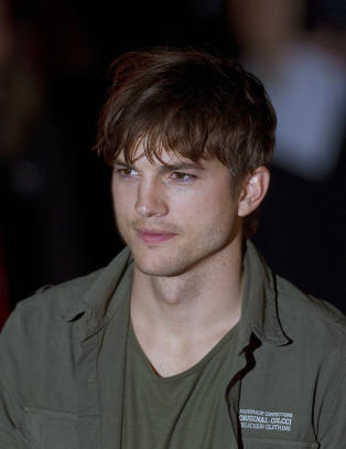 Ashton Kutcher reiser p� utenomjordisk ferietur