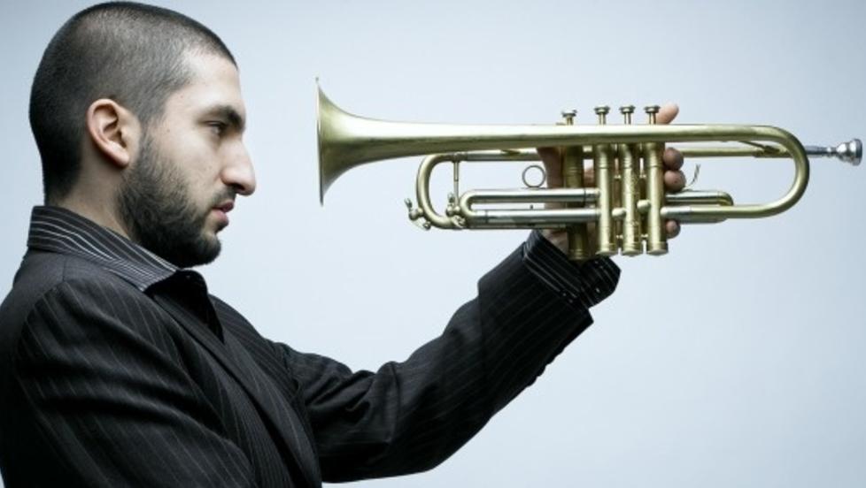 KOMMER: Libanesisk-franske Ibrahim Maalouf tar med seg trompeten og et band med mange farger i paletten n�r han kommer til Oslo og Stavanger i mai. I mellomtida er albumet �Diagnostic� en fin innf�ring i hans h�yst originale uttrykk. FOTO: HJEMMESIDE/DENIS ROUVRE
