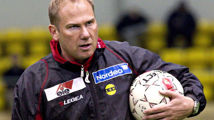 ROSER VAAGAN MOEN: LSK-trener Magnus Haglund mener Vaagan Moen bør tilbake på landslaget. Foto: Torbjørn Berg / Dagbladet ROSER VAAGAN MOEN: LSK-trener Magnus Haglund mener Vaagan Moen bør tilbake på landslaget. Foto: Torbjørn Berg / Dagbladet