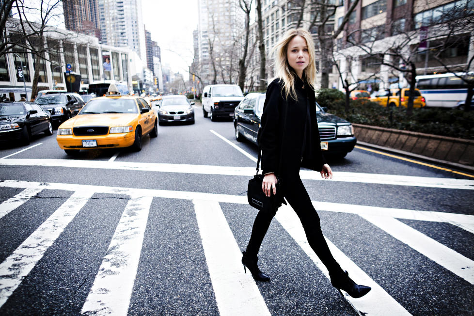VILLE EROBRE USA - OG GJORDE DET: Superbloggeren Elin Kling ville ikke bare lykkes i lille Sverige. Derfor pakket svensken snippsekken og satte kursen mot motemetropolen New York, hvor hun i dag bor. Foto: Johannes Wors�e Berg / Dagbladet