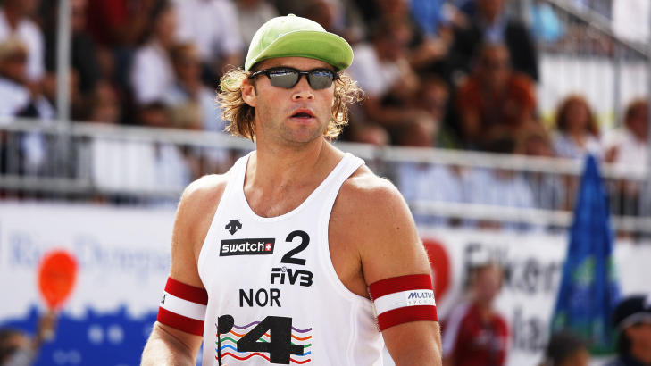 REAGERER: Iver Horrem mener at bikini er en viktig del av sjarmen i sandvolleyball.
Foto: Tor Erik Schrøder / SCANPIX . REAGERER: Iver Horrem mener at bikini er en viktig del av sjarmen i sandvolleyball.
Foto: Tor Erik Schrøder / SCANPIX .