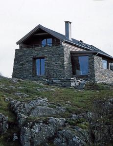 Pakket huset inn i gr�stein