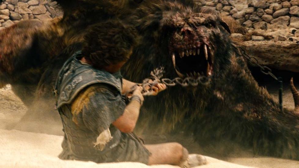 PASS DEG N�: Persevs (Sam Worthington) nedkjemper blant annet en kim�re i den forbilledlig sandete, men forvirrende �Wrath of the Titans�.