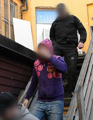Her går spanerne til aksjon mot «playboyens» hjelpere