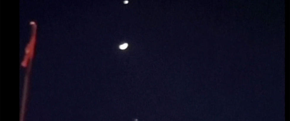 Venus og Jupiter dannet trekl�ver med m�nen