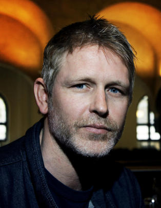 Kjendisvenner hjalp Trond Espen Seim med regidebuten