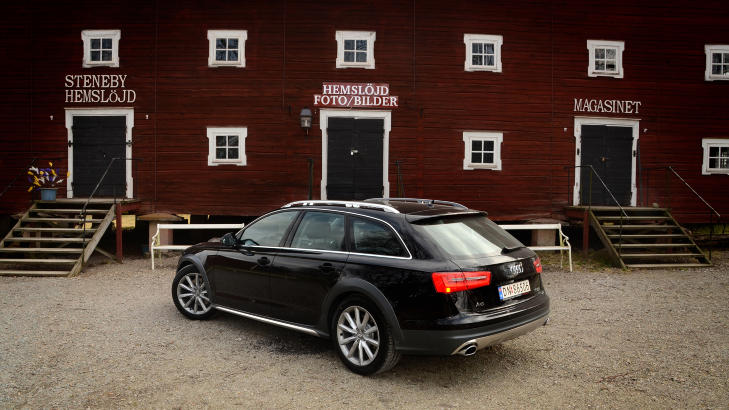 ANONYM HEKK: Der fronten har en glansende grill som ser p�kostet ut, er hekken p� A6 Allroad noks� n�ytral. Foto: ANDREAS HANDELAND