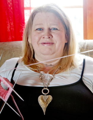 Fyller kofferter med babyluer