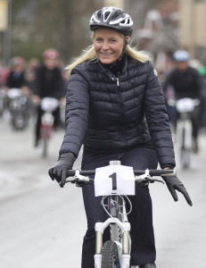Mette-Marit inng�r veddem�l med Haakon