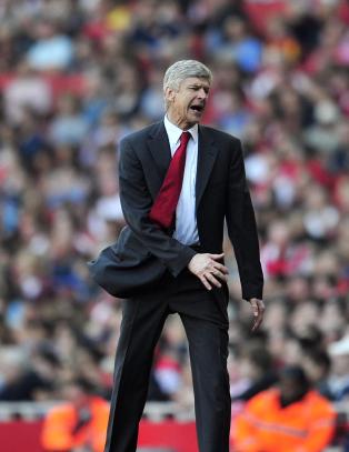 Wenger utestengt i tre kamper