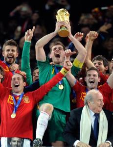 NRK og TV 2 deler fotball-VM i ti �r framover