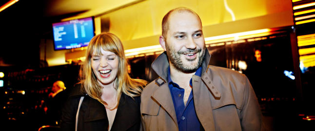 Ingrid Olava og Erik viste sin kjærlighet på «Varg Veum»-premiere