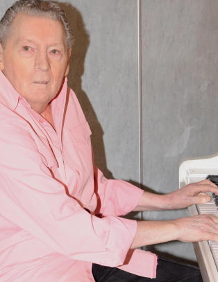 Jerry «Great Balls of Fire» Lee Lewis gift for sjuende gang