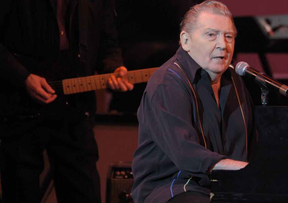 �GOODNESS GRACIOUS�: Jerry Lee Lewis giftet seg for sjuende gang denne m�neden. 76-�ringen giftet seg med sin fetters eks-kone. Foto: Stella Pictures