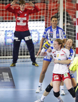 Larvik i mesterliga-tr�bbel etter hjemmetap