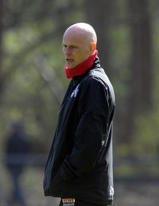 - K�ln-supportere vurderer boikott de f�rste 25 minuttene