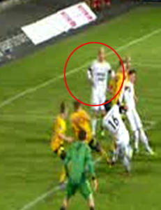 - Jeg er kanskje i offside med den ene skuldra