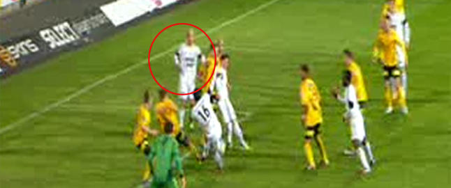 - Jeg er kanskje i offside med den ene skuldra
