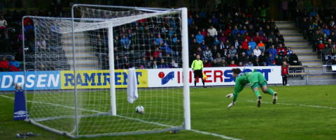 Denne sjansen fikk Brochmann til � starte feiringen